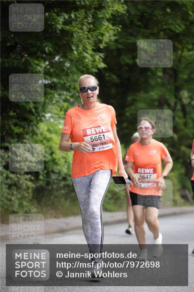 15.06.2025 - REWE Women's Run Jannik Wohlers http://msf.ph/oto/7972698 15.06.2025 10:07:21 Laufen 5661, 5647 meine-sportfotos.de