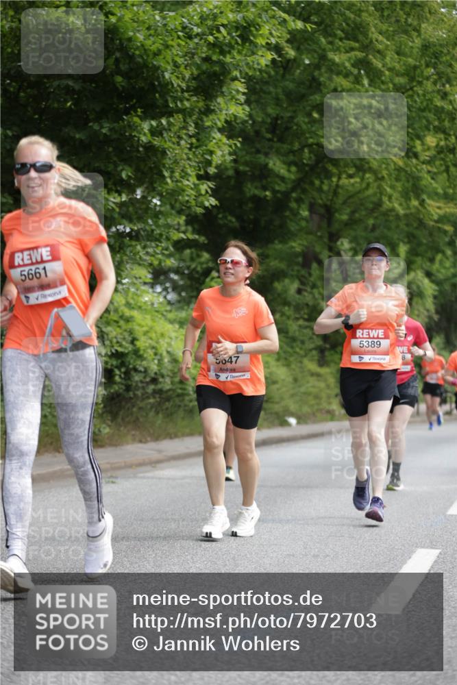 15.06.2025 - REWE Women's Run Jannik Wohlers http://msf.ph/oto/7972703 15.06.2025 10:07:23 Laufen 5661, 5047, 5389 meine-sportfotos.de