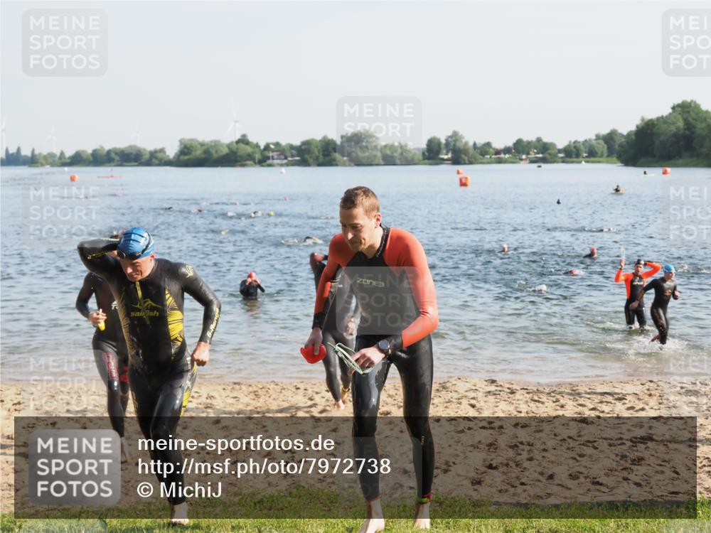 21.06.2025 - 27. Vierlanden-Triathlon MichiJ http://msf.ph/oto/7972738 15.06.2026 08:34:58 Schwimmen 12, 43, 80, 149, 159, 186 meine-sportfotos.de