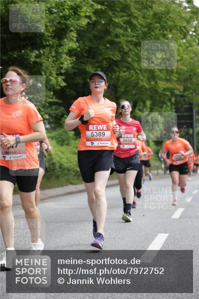 15.06.2025 - REWE Women's Run Jannik Wohlers http://msf.ph/oto/7972752 15.06.2025 10:07:24 Laufen 5389, 5688, 5638 meine-sportfotos.de