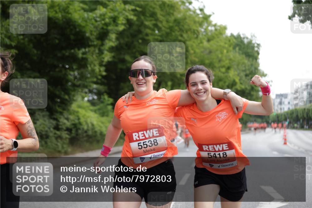 15.06.2025 - REWE Women's Run Jannik Wohlers http://msf.ph/oto/7972803 15.06.2025 10:07:28 Laufen 5538, 5418, 4505 meine-sportfotos.de