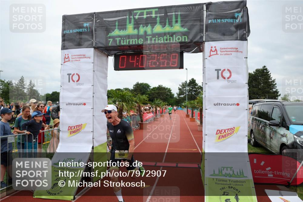15.06.2025 - 7 Türme Triathlon Michael Strokosch http://msf.ph/oto/7972907 15.06.2025 14:02:57 Ziel 1003 meine-sportfotos.de
