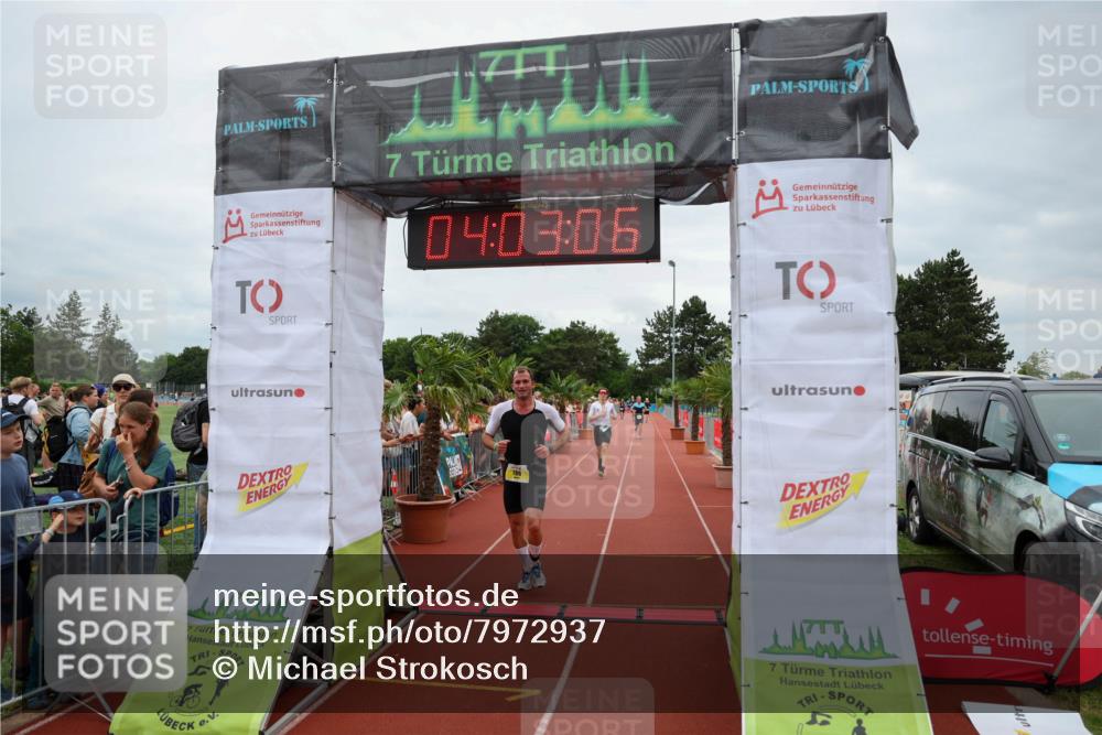 15.06.2025 - 7 Türme Triathlon Michael Strokosch http://msf.ph/oto/7972937 15.06.2025 14:03:06 Ziel 366, 727, 786 meine-sportfotos.de