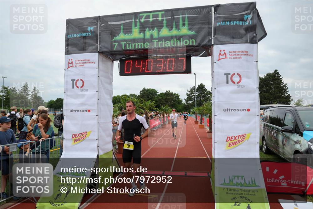 15.06.2025 - 7 Türme Triathlon Michael Strokosch http://msf.ph/oto/7972952 15.06.2025 14:03:06 Ziel 366, 727, 786 meine-sportfotos.de