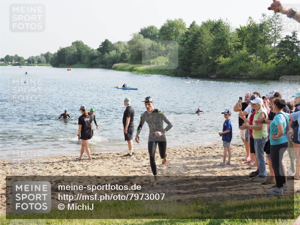 21.06.2025 - 27. Vierlanden-Triathlon MichiJ http://msf.ph/oto/7973007 15.06.2026 08:35:28 Schwimmen 6, 47 meine-sportfotos.de