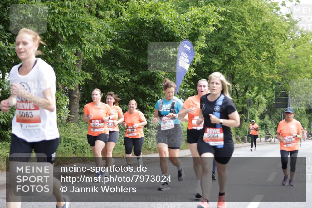 15.06.2025 - REWE Women's Run Jannik Wohlers http://msf.ph/oto/7973024 15.06.2025 10:07:42 Laufen 5083, 5617, 478, 10875, 5199, 5064, 5503 meine-sportfotos.de