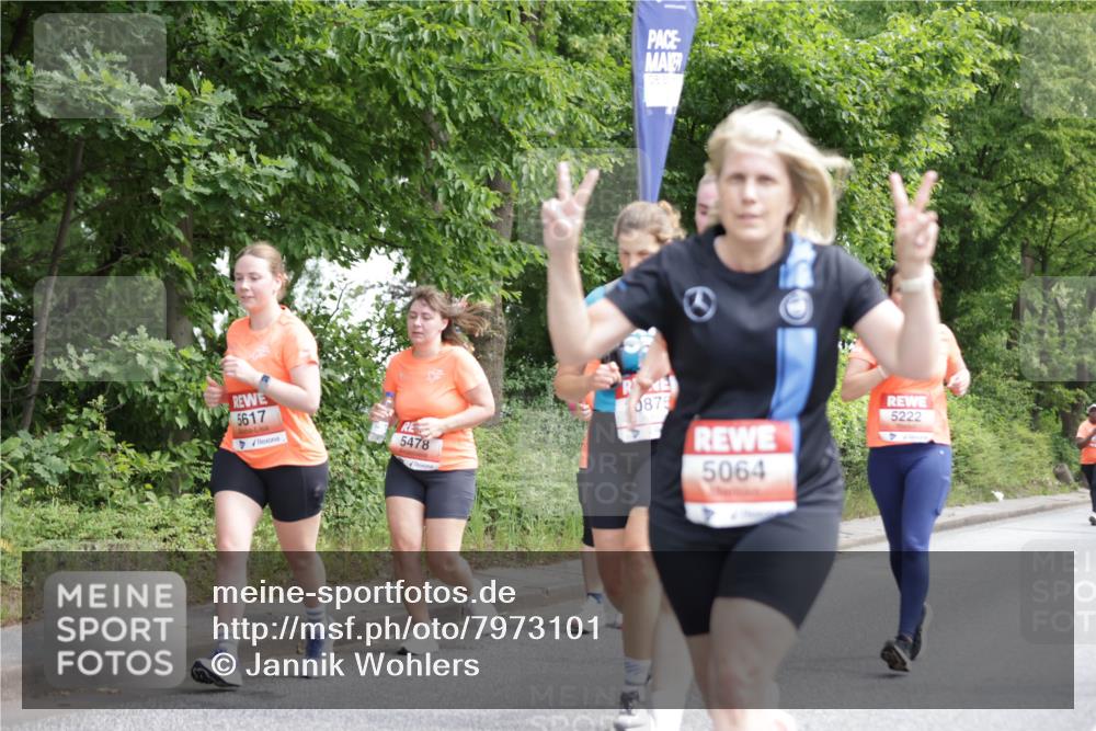 15.06.2025 - REWE Women's Run Jannik Wohlers http://msf.ph/oto/7973101 15.06.2025 10:07:43 Laufen 5617, 5478, 0875, 5064, 5222 meine-sportfotos.de