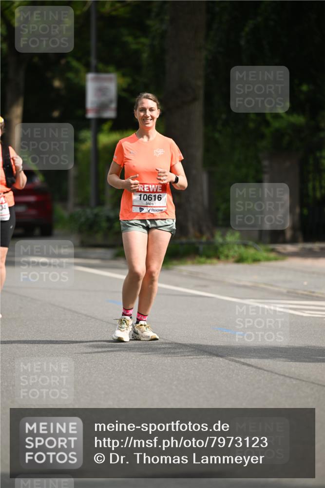 15.06.2025 - REWE Women's Run Dr. Thomas Lammeyer http://msf.ph/oto/7973123 15.06.2025 10:03:36 Laufen 54, 10616 meine-sportfotos.de