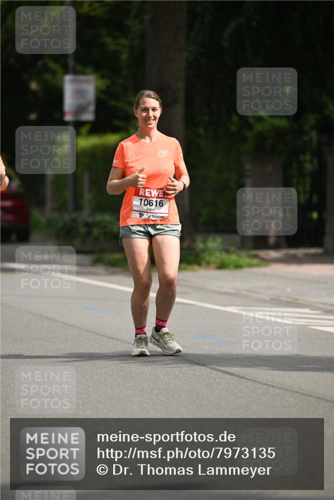 15.06.2025 - REWE Women's Run Dr. Thomas Lammeyer http://msf.ph/oto/7973135 15.06.2025 10:03:37 Laufen 10616 meine-sportfotos.de