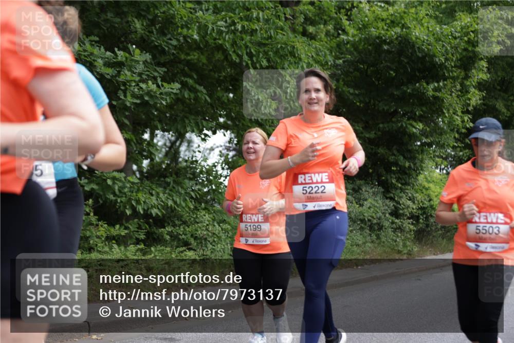 15.06.2025 - REWE Women's Run Jannik Wohlers http://msf.ph/oto/7973137 15.06.2025 10:07:45 Laufen 5, 5199, 5222, 5503 meine-sportfotos.de