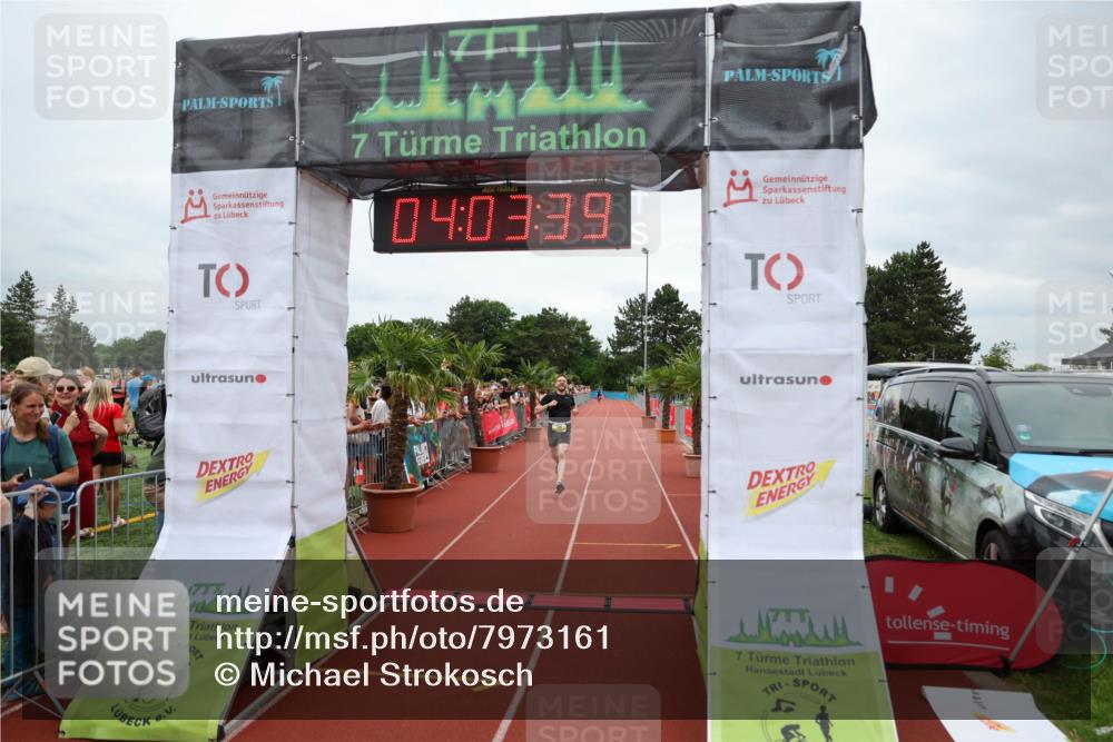 15.06.2025 - 7 Türme Triathlon Michael Strokosch http://msf.ph/oto/7973161 15.06.2025 14:03:39 Ziel 947 meine-sportfotos.de