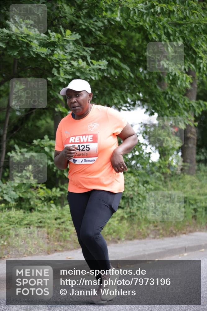 15.06.2025 - REWE Women's Run Jannik Wohlers http://msf.ph/oto/7973196 15.06.2025 10:07:53 Laufen 425 meine-sportfotos.de
