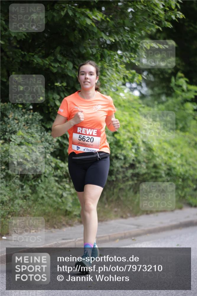 15.06.2025 - REWE Women's Run Jannik Wohlers http://msf.ph/oto/7973210 15.06.2025 10:07:56 Laufen 5620 meine-sportfotos.de