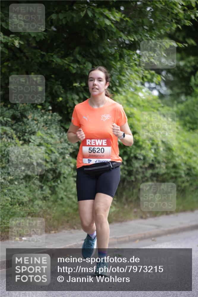 15.06.2025 - REWE Women's Run Jannik Wohlers http://msf.ph/oto/7973215 15.06.2025 10:07:56 Laufen 5620 meine-sportfotos.de