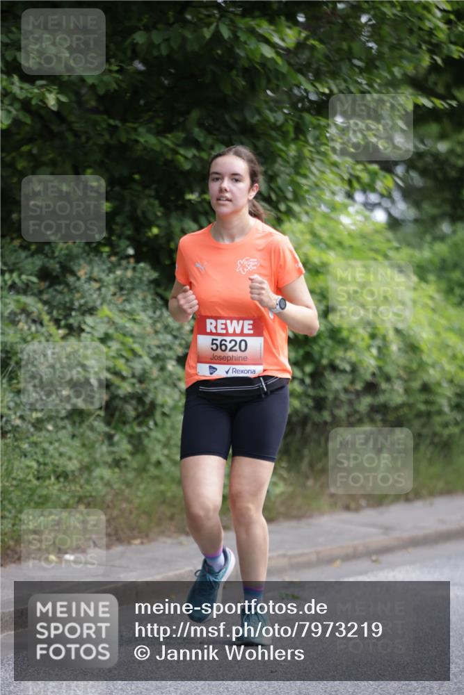 15.06.2025 - REWE Women's Run Jannik Wohlers http://msf.ph/oto/7973219 15.06.2025 10:07:56 Laufen 5620 meine-sportfotos.de