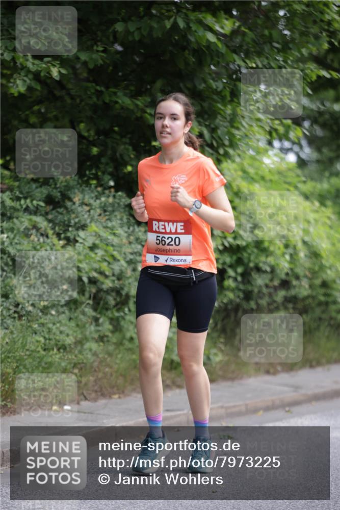 15.06.2025 - REWE Women's Run Jannik Wohlers http://msf.ph/oto/7973225 15.06.2025 10:07:57 Laufen 5620 meine-sportfotos.de
