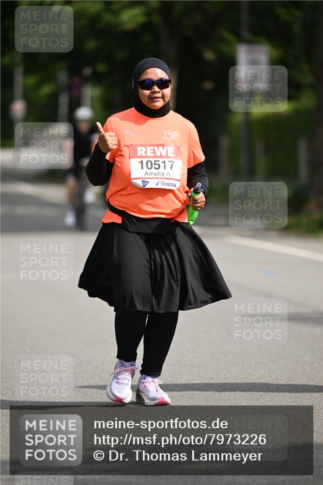 15.06.2025 - REWE Women's Run Dr. Thomas Lammeyer http://msf.ph/oto/7973226 15.06.2025 10:03:41 Laufen 10517 meine-sportfotos.de