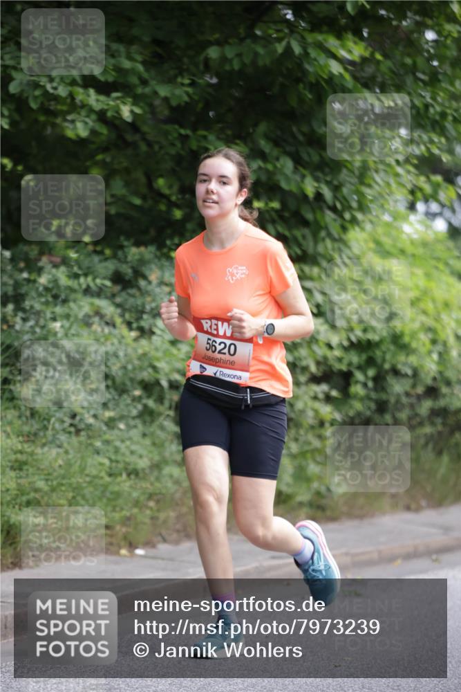 15.06.2025 - REWE Women's Run Jannik Wohlers http://msf.ph/oto/7973239 15.06.2025 10:07:57 Laufen 5620 meine-sportfotos.de