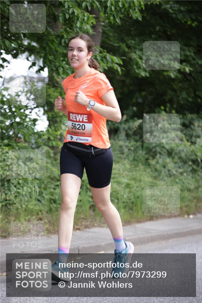 15.06.2025 - REWE Women's Run Jannik Wohlers http://msf.ph/oto/7973299 15.06.2025 10:07:58 Laufen 5620 meine-sportfotos.de