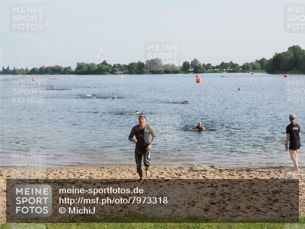 21.06.2025 - 27. Vierlanden-Triathlon MichiJ http://msf.ph/oto/7973318 15.06.2026 08:36:48 Schwimmen 39, 83 meine-sportfotos.de