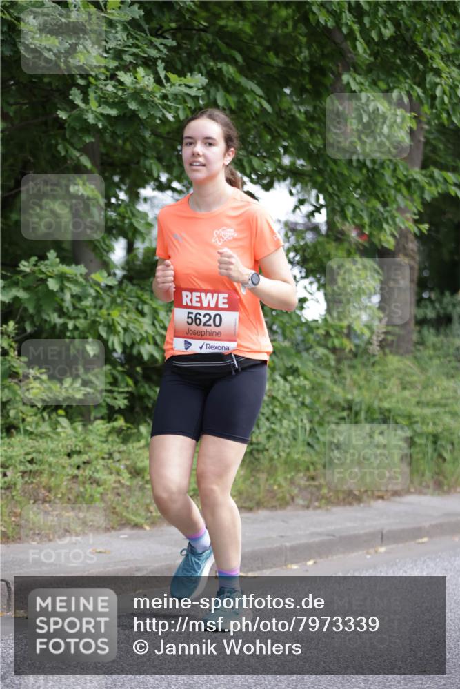 15.06.2025 - REWE Women's Run Jannik Wohlers http://msf.ph/oto/7973339 15.06.2025 10:07:59 Laufen 5620 meine-sportfotos.de
