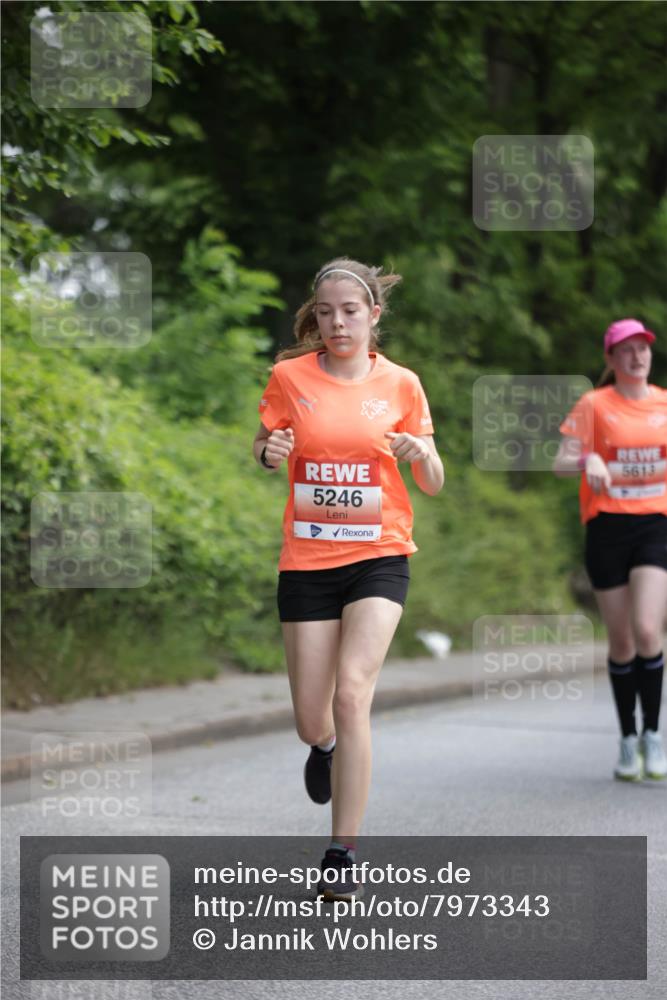 15.06.2025 - REWE Women's Run Jannik Wohlers http://msf.ph/oto/7973343 15.06.2025 10:08:02 Laufen 5246, 5613 meine-sportfotos.de