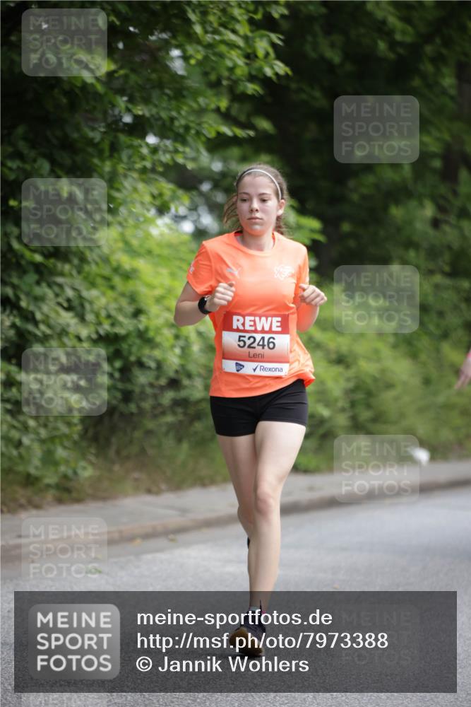 15.06.2025 - REWE Women's Run Jannik Wohlers http://msf.ph/oto/7973388 15.06.2025 10:08:02 Laufen 5246 meine-sportfotos.de