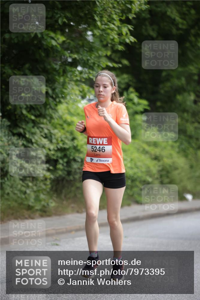 15.06.2025 - REWE Women's Run Jannik Wohlers http://msf.ph/oto/7973395 15.06.2025 10:08:02 Laufen 5246 meine-sportfotos.de