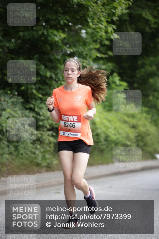 15.06.2025 - REWE Women's Run Jannik Wohlers http://msf.ph/oto/7973399 15.06.2025 10:08:03 Laufen 5246 meine-sportfotos.de