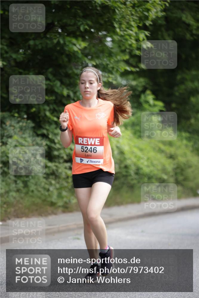 15.06.2025 - REWE Women's Run Jannik Wohlers http://msf.ph/oto/7973402 15.06.2025 10:08:03 Laufen 5246 meine-sportfotos.de