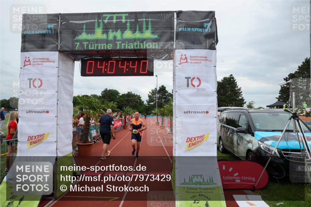 15.06.2025 - 7 Türme Triathlon Michael Strokosch http://msf.ph/oto/7973429 15.06.2025 14:04:39 Ziel 1106 meine-sportfotos.de