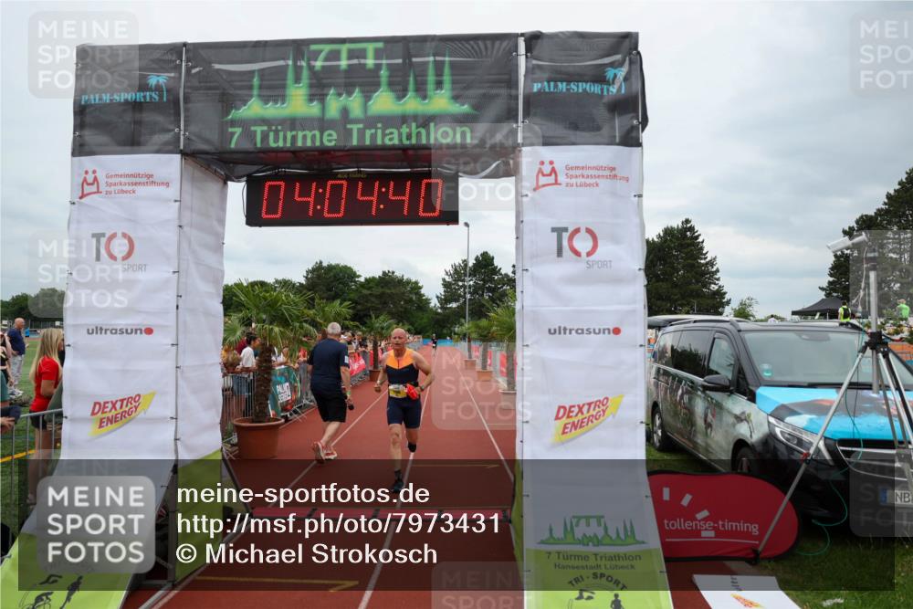 15.06.2025 - 7 Türme Triathlon Michael Strokosch http://msf.ph/oto/7973431 15.06.2025 14:04:40 Ziel 1106 meine-sportfotos.de