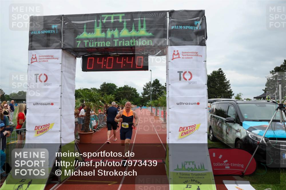 15.06.2025 - 7 Türme Triathlon Michael Strokosch http://msf.ph/oto/7973439 15.06.2025 14:04:40 Ziel 1106 meine-sportfotos.de
