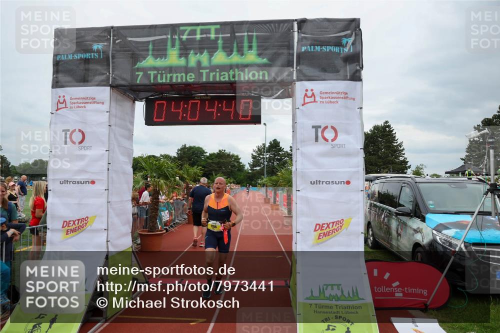 15.06.2025 - 7 Türme Triathlon Michael Strokosch http://msf.ph/oto/7973441 15.06.2025 14:04:40 Ziel 1106 meine-sportfotos.de