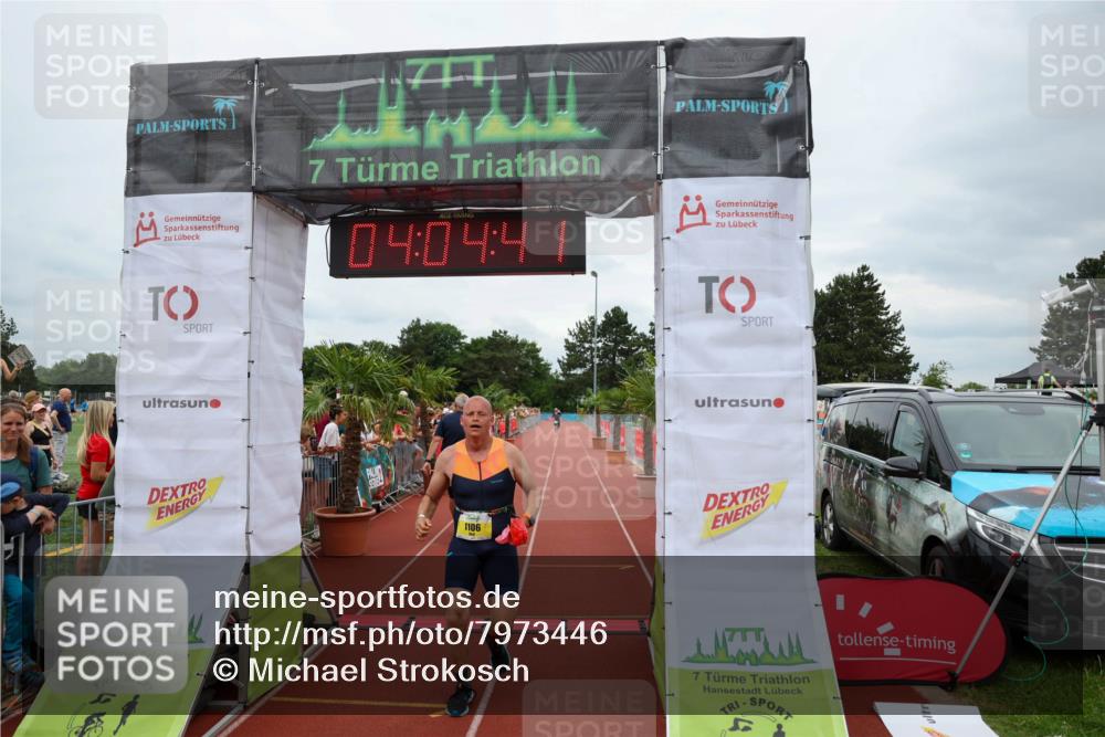 15.06.2025 - 7 Türme Triathlon Michael Strokosch http://msf.ph/oto/7973446 15.06.2025 14:04:40 Ziel 1106 meine-sportfotos.de