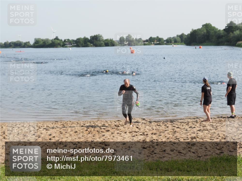 21.06.2025 - 27. Vierlanden-Triathlon MichiJ http://msf.ph/oto/7973461 15.06.2026 08:37:13 Schwimmen 187 meine-sportfotos.de