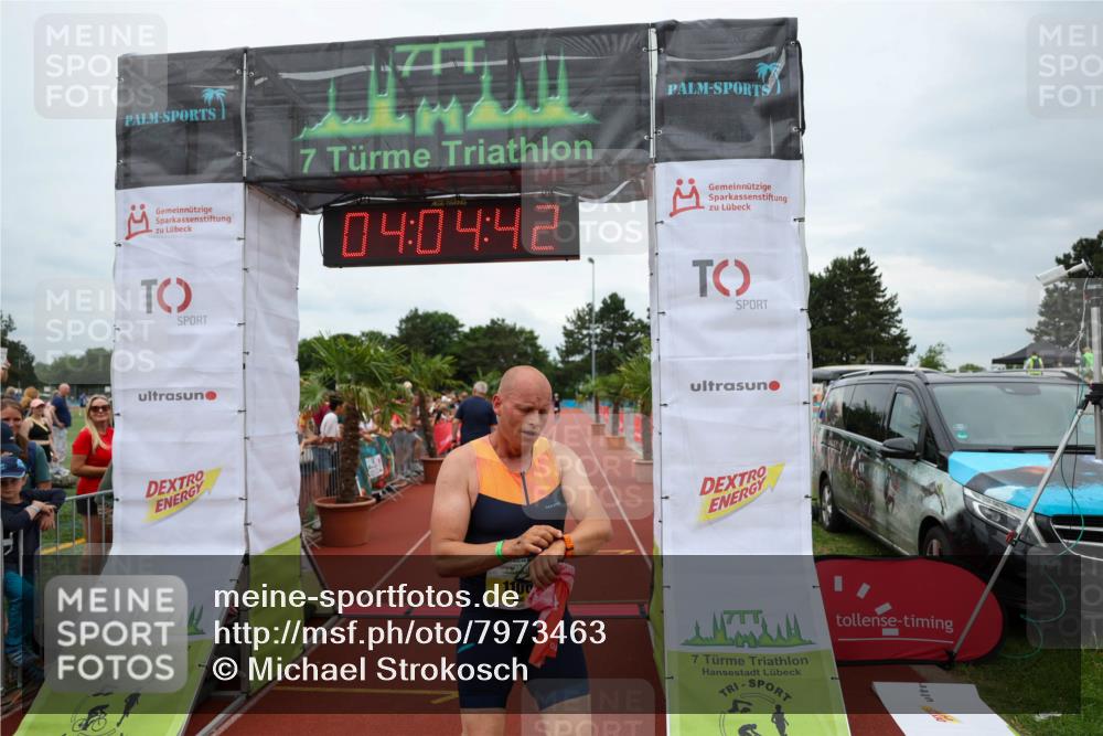 15.06.2025 - 7 Türme Triathlon Michael Strokosch http://msf.ph/oto/7973463 15.06.2025 14:04:41 Ziel 1106 meine-sportfotos.de