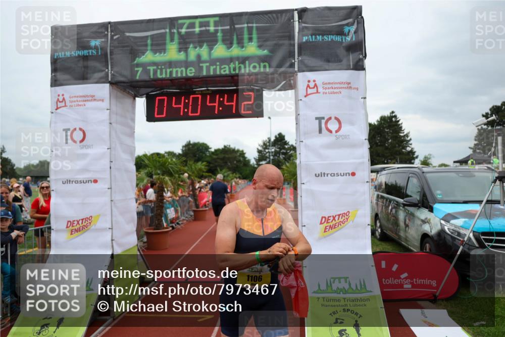 15.06.2025 - 7 Türme Triathlon Michael Strokosch http://msf.ph/oto/7973467 15.06.2025 14:04:41 Ziel 1106 meine-sportfotos.de