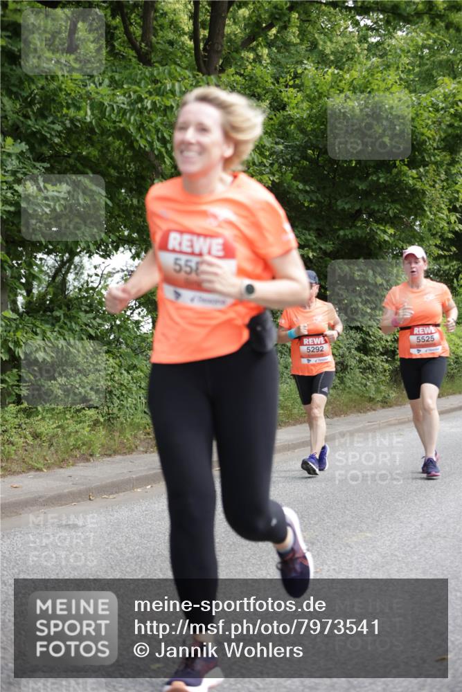 15.06.2025 - REWE Women's Run Jannik Wohlers http://msf.ph/oto/7973541 15.06.2025 10:08:10 Laufen 55, 5292, 5525 meine-sportfotos.de