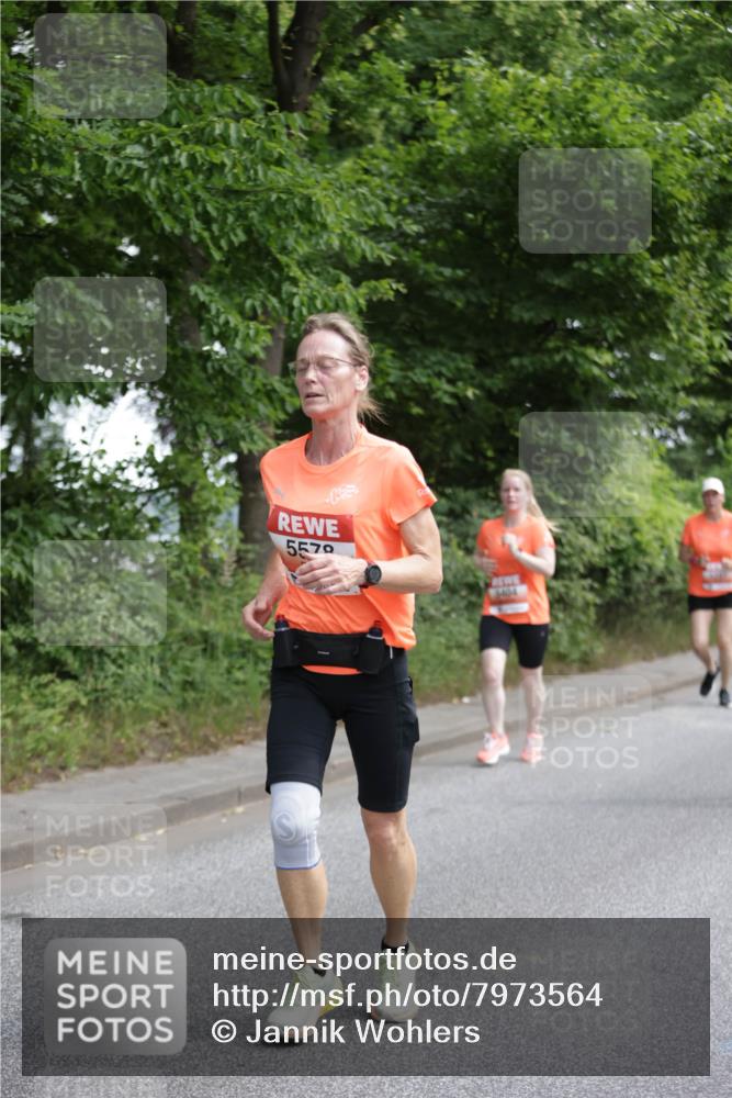 15.06.2025 - REWE Women's Run Jannik Wohlers http://msf.ph/oto/7973564 15.06.2025 10:08:16 Laufen 5579 meine-sportfotos.de