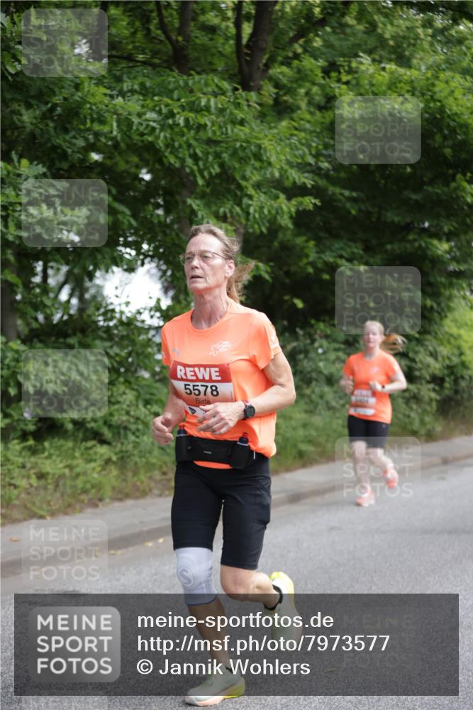 15.06.2025 - REWE Women's Run Jannik Wohlers http://msf.ph/oto/7973577 15.06.2025 10:08:16 Laufen 5578 meine-sportfotos.de