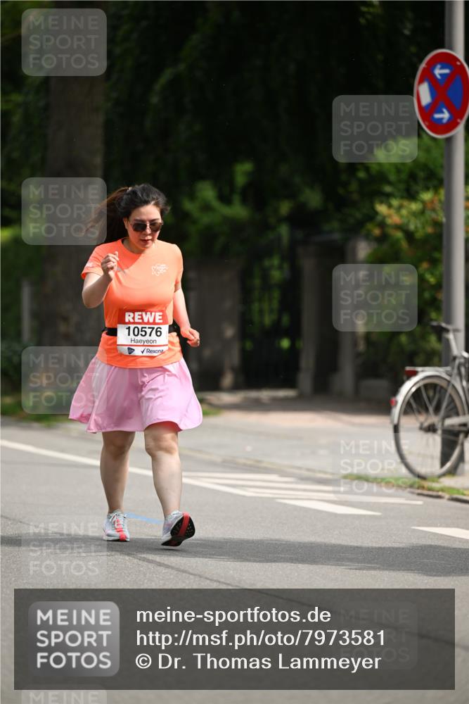 15.06.2025 - REWE Women's Run Dr. Thomas Lammeyer http://msf.ph/oto/7973581 15.06.2025 10:04:55 Laufen 10576 meine-sportfotos.de
