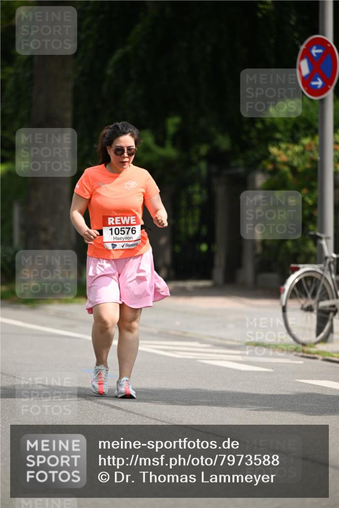 15.06.2025 - REWE Women's Run Dr. Thomas Lammeyer http://msf.ph/oto/7973588 15.06.2025 10:04:55 Laufen 10576 meine-sportfotos.de