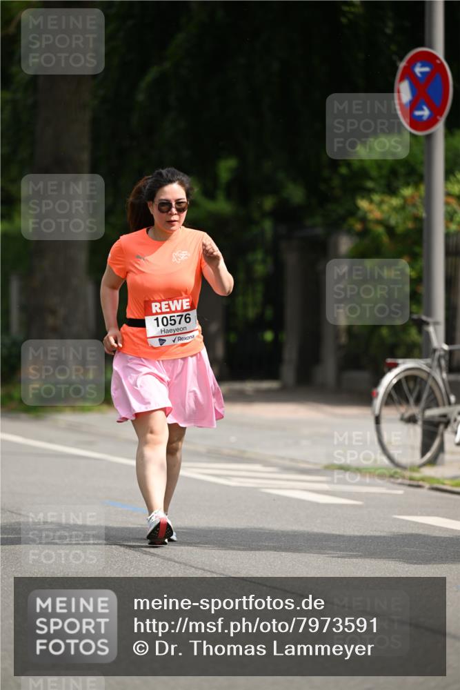 15.06.2025 - REWE Women's Run Dr. Thomas Lammeyer http://msf.ph/oto/7973591 15.06.2025 10:04:55 Laufen 10576 meine-sportfotos.de