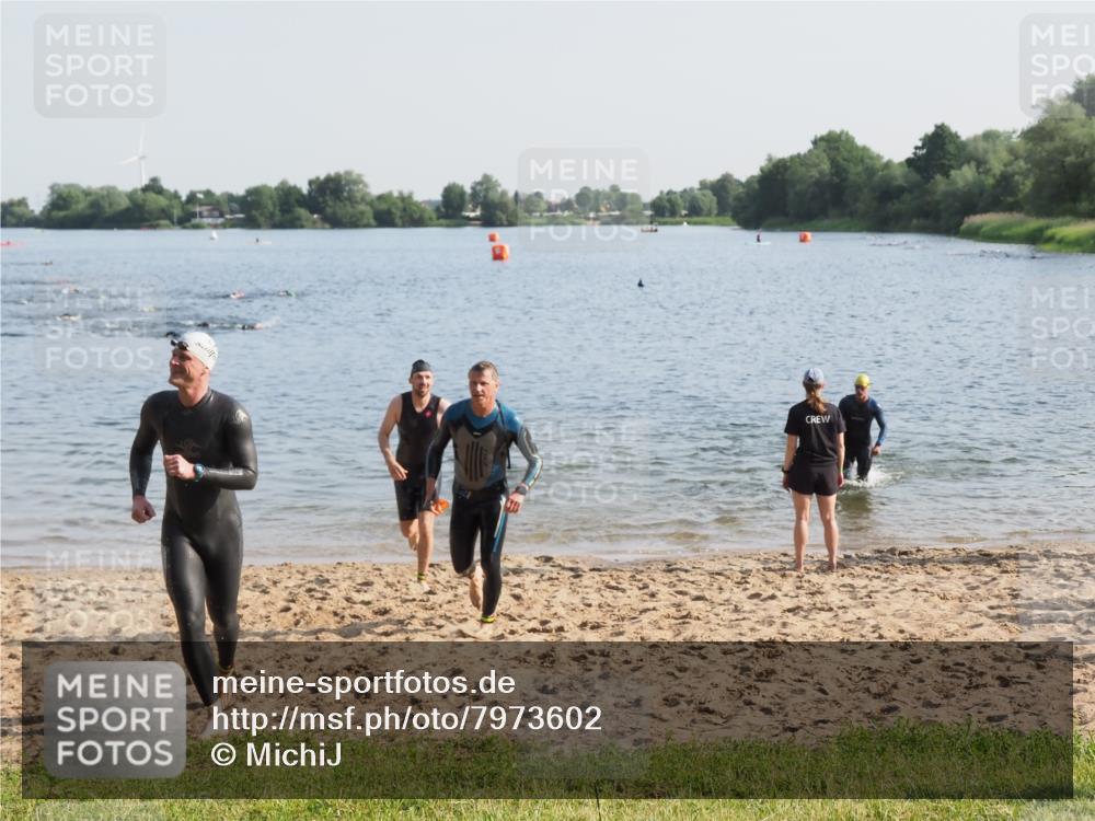 21.06.2025 - 27. Vierlanden-Triathlon MichiJ http://msf.ph/oto/7973602 15.06.2026 08:37:42 Schwimmen 9, 73, 171, 180, 181 meine-sportfotos.de