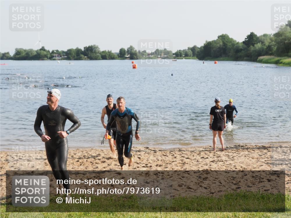 21.06.2025 - 27. Vierlanden-Triathlon MichiJ http://msf.ph/oto/7973619 15.06.2026 08:37:43 Schwimmen 9, 73, 171, 180, 181 meine-sportfotos.de