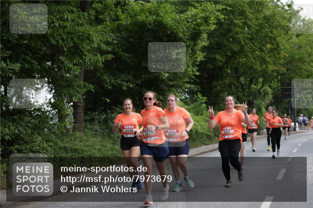 15.06.2025 - REWE Women's Run Jannik Wohlers http://msf.ph/oto/7973679 15.06.2025 10:08:29 Laufen 5098, 5377, 5427, 5097, 6430 meine-sportfotos.de