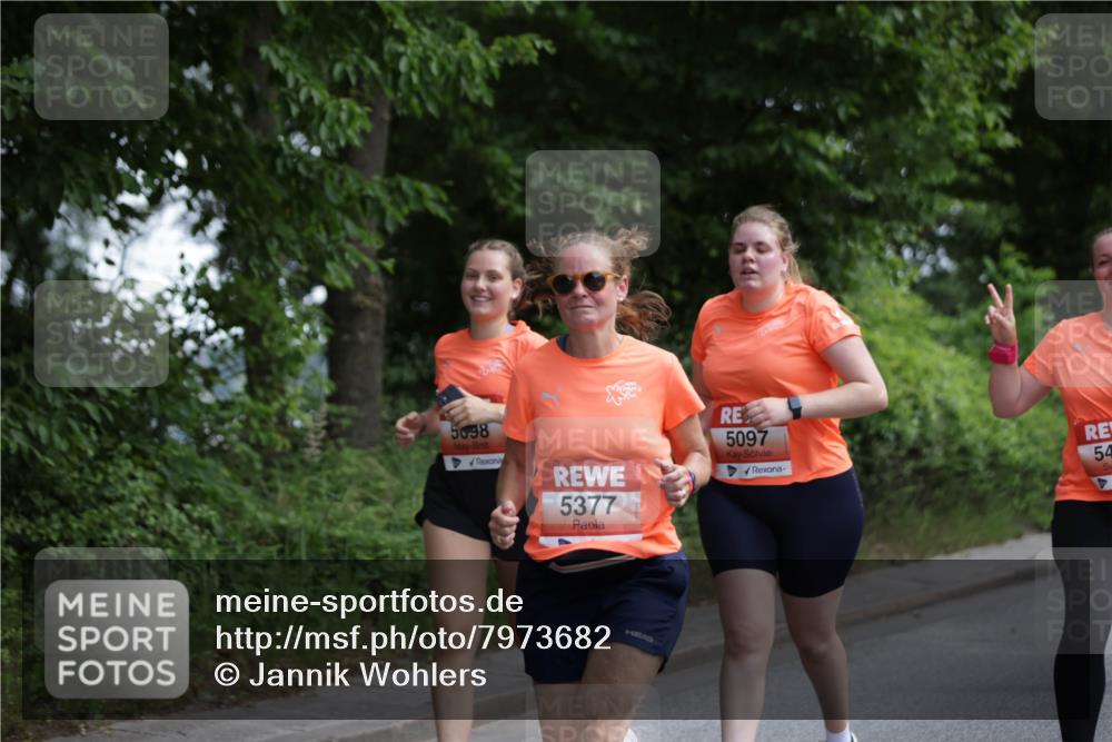 15.06.2025 - REWE Women's Run Jannik Wohlers http://msf.ph/oto/7973682 15.06.2025 10:08:29 Laufen 5098, 5377, 5097, 54 meine-sportfotos.de