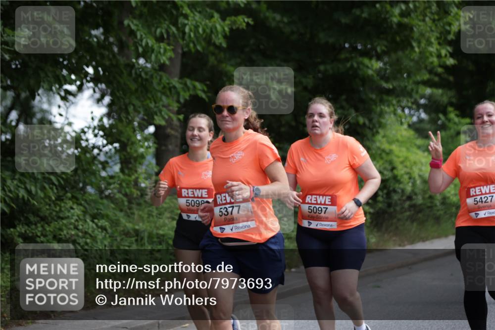 15.06.2025 - REWE Women's Run Jannik Wohlers http://msf.ph/oto/7973693 15.06.2025 10:08:29 Laufen 5098, 5377, 5097, 5427 meine-sportfotos.de
