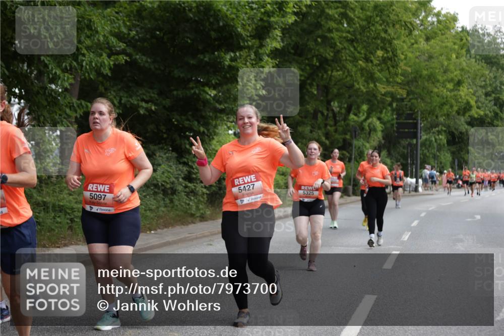 15.06.2025 - REWE Women's Run Jannik Wohlers http://msf.ph/oto/7973700 15.06.2025 10:08:30 Laufen 5097, 5427, 5325 meine-sportfotos.de